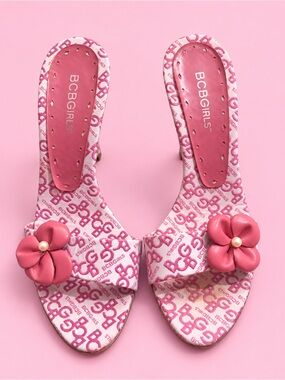 BCBGirls Vintage Y2K Pink Monogram Wedge Sandals Flower Pearl Sz 7